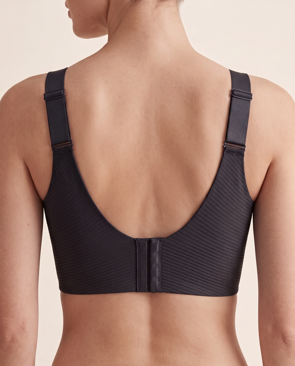 Biustonosz Push-up V-neck czarny - tył